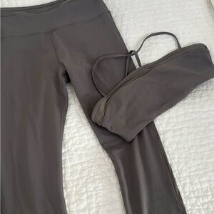 Vuori Gray Leggings and sports bra